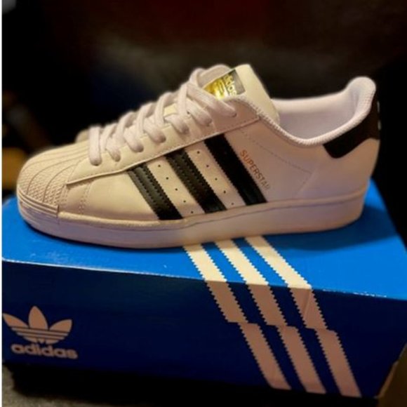 Adidas Superstar Shell toe Sneakers - Picture 1 of 3